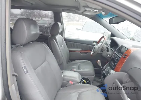 2008 Toyota Sienna Limited z USA, uszkodzony, nr VIN 5TDBK22C48S015504